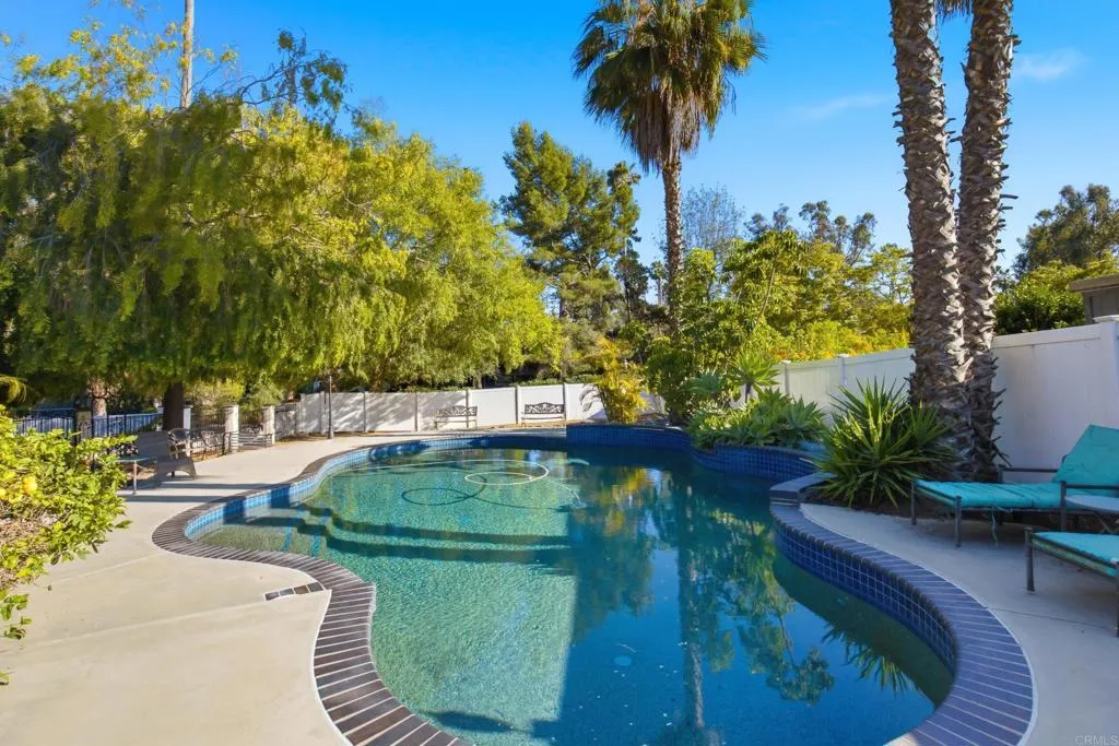 https://cdn.realtyfeed.com/cdn/127/306751626/9ed92a2d96a657a296457d80b5ffafec.webp