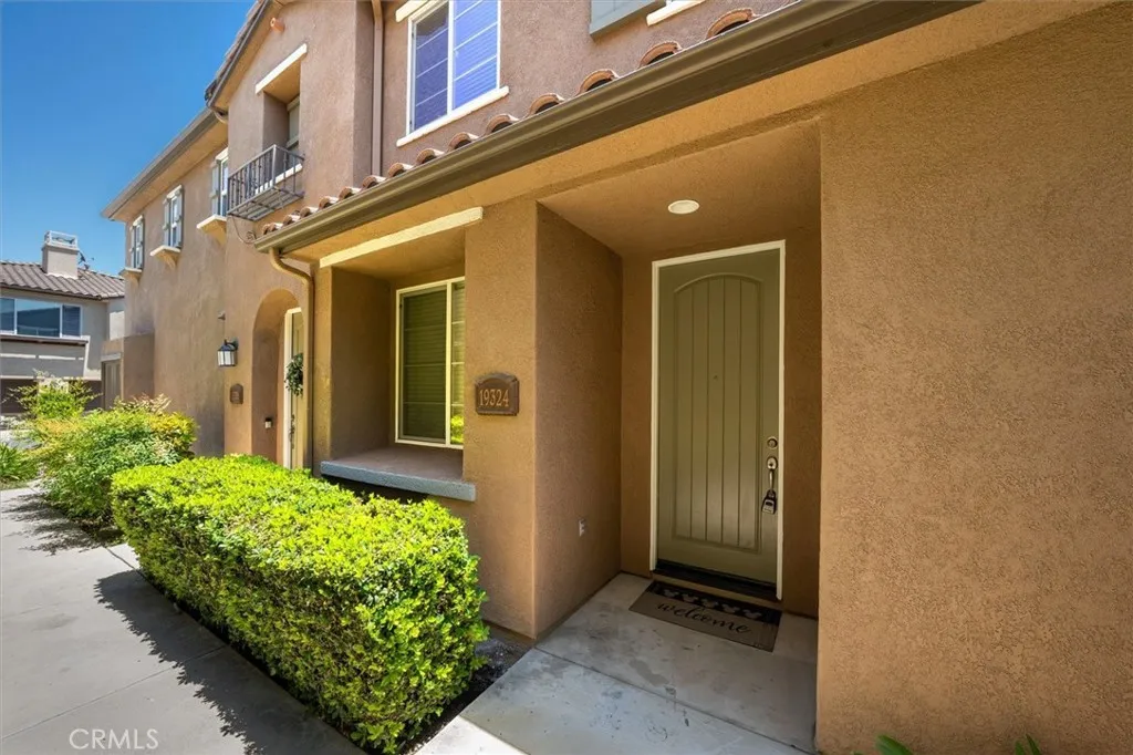 19324 Opal Lane, Saugus, CA 91350 - Photo 4 of 35, Saugus, CA