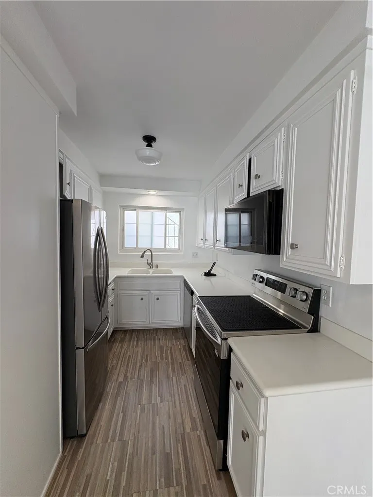 8130 Redlands Unit 10, Playa del Rey, CA 90293 - Photo 2 of 13, Playa Del Rey, CA