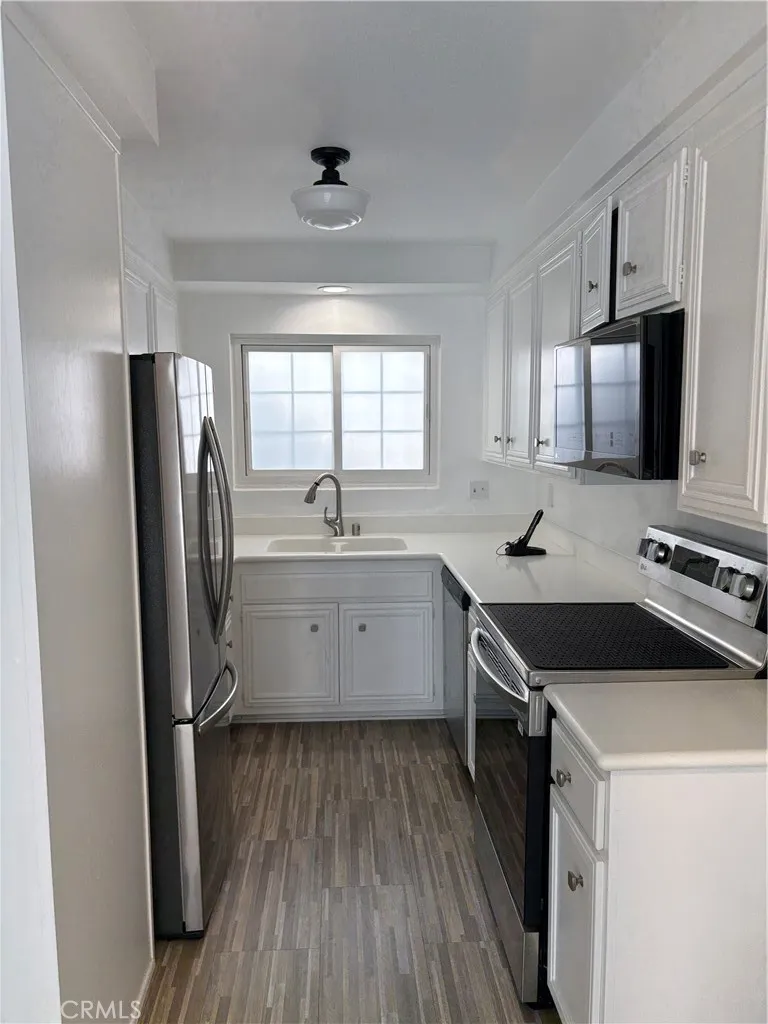 8130 Redlands Unit 10, Playa del Rey, CA 90293 - Photo 3 of 13, Playa Del Rey, CA