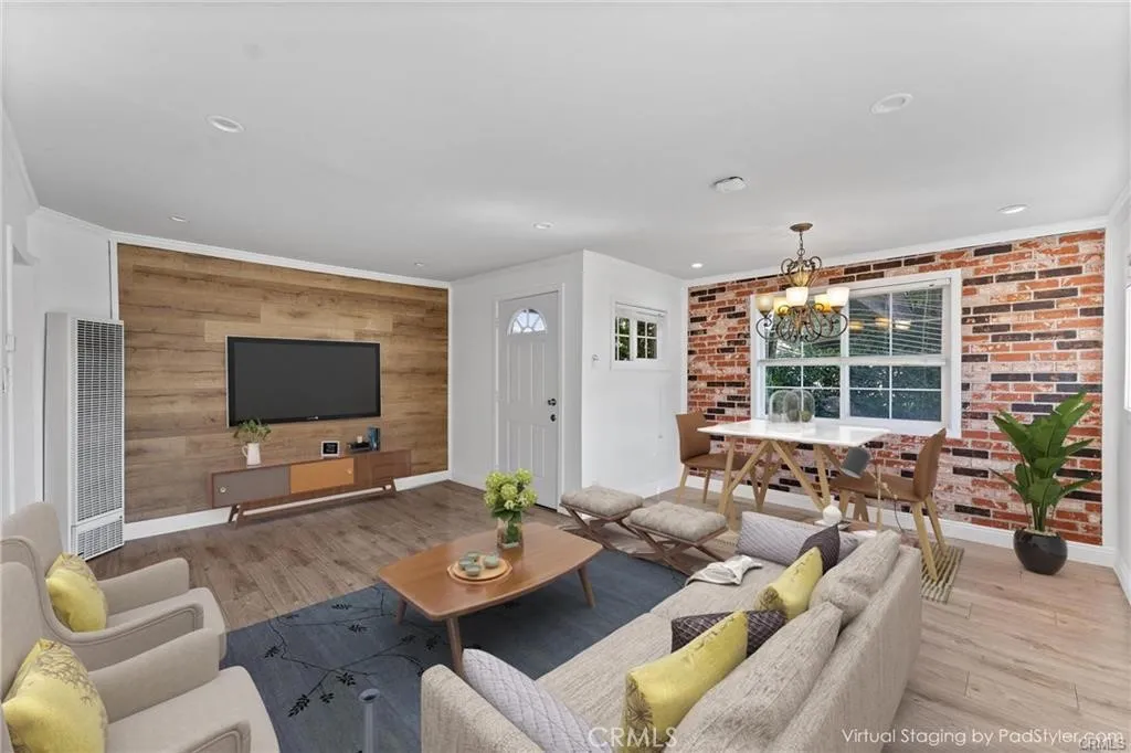 10031 San Antonio, South Gate, CA 90280 - Photo 3 of 12, South Gate, CA