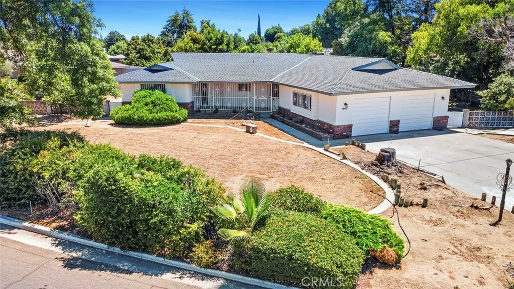 947 S Stanford Avenue, Fresno, CA 93727 - Photo 2 of 49, Fresno, CA