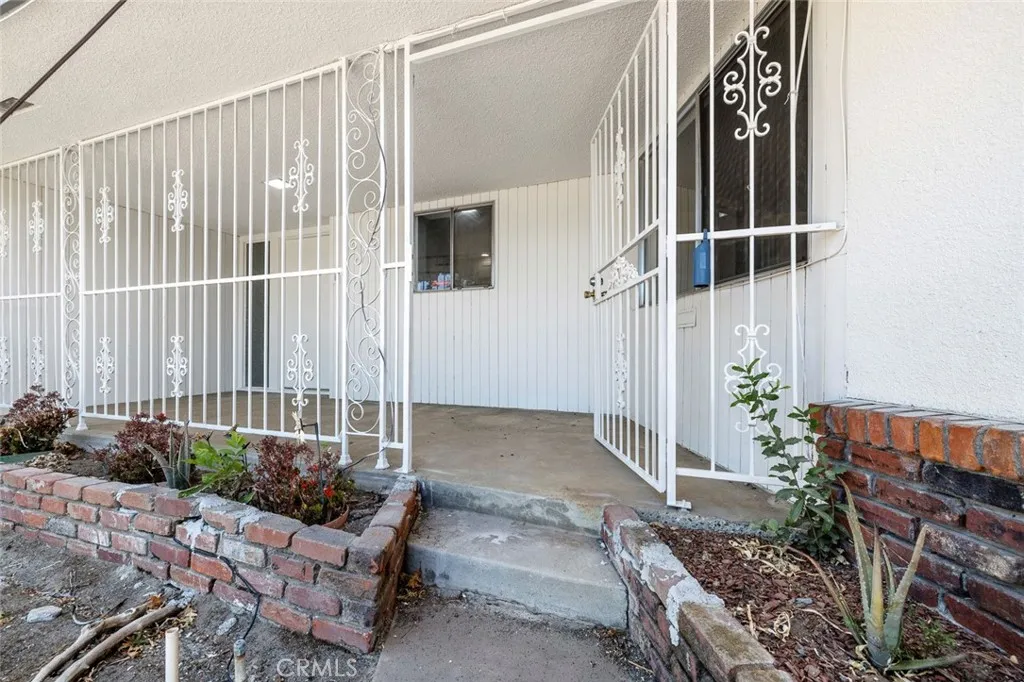 947 S Stanford Avenue, Fresno, CA 93727 - Photo 3 of 49, Fresno, CA