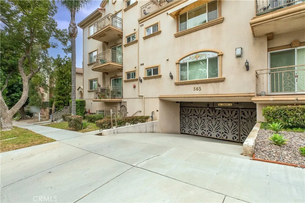 565 E San Jose Unit Ph1, Burbank, CA 91501 - Photo 2 of 44, Burbank, CA