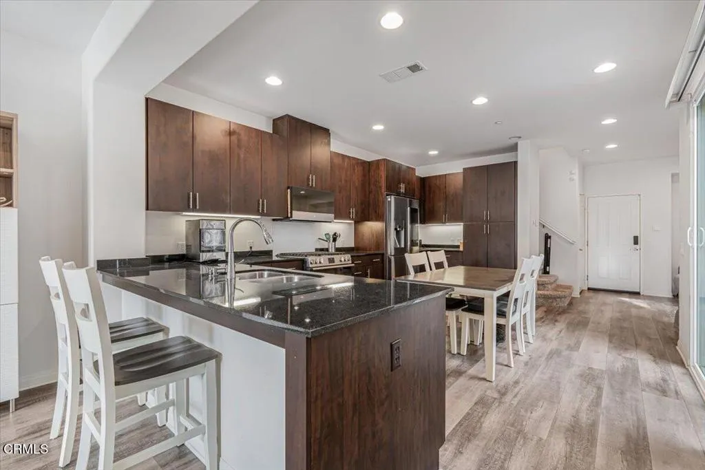 3027 N Oxnard Boulevard, Oxnard, CA 93036 - Main photo, Oxnard, CA