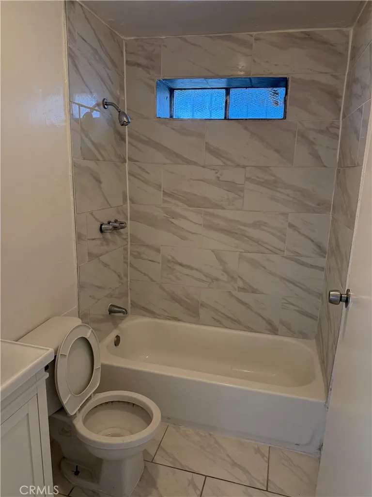 1124 E 40th Place, Los Angeles, CA 90011 - Photo 4 of 5, Los Angeles, CA