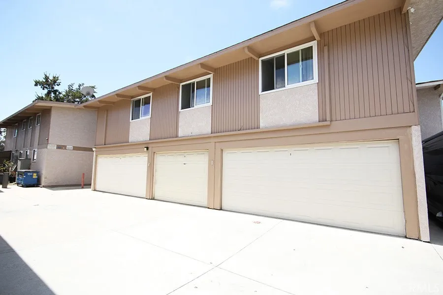 5542 Fernhill Circle Unit B, Huntington Beach, CA 92649 - Photo 2 of 25, Huntington Beach, CA