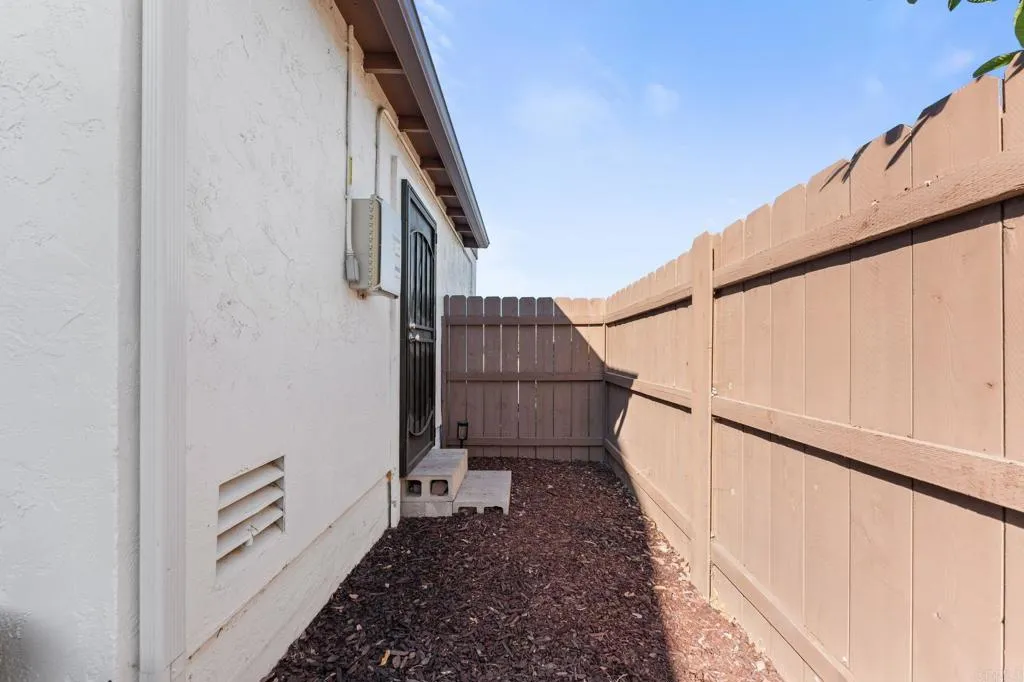 https://cdn.realtyfeed.com/cdn/127/306751822/072b7de63a6969a7e781d34917543ac6.webp