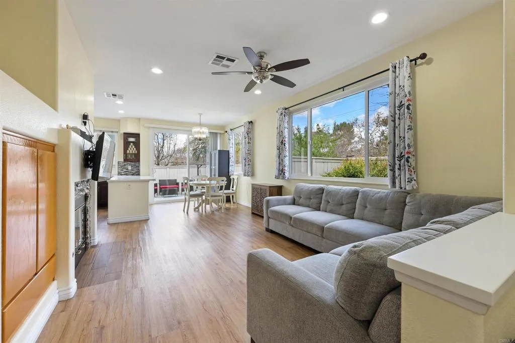 https://cdn.realtyfeed.com/cdn/127/306751832/a246e84c7cc25e4db594675bf149b4f7.webp