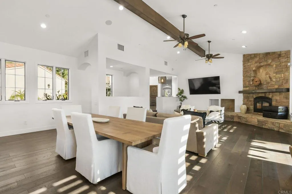 https://cdn.realtyfeed.com/cdn/127/306751836/2ff78e1016c02546eead55f460aaed11.webp