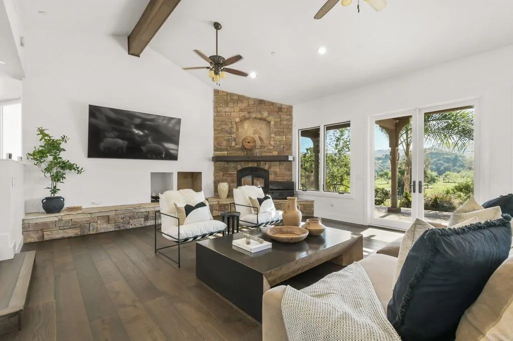 https://cdn.realtyfeed.com/cdn/127/306751836/41191d3769cc1af52fdb55a87545365d.webp