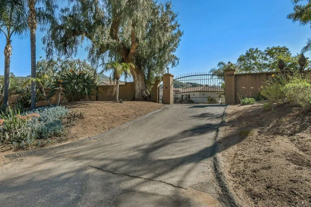 https://cdn.realtyfeed.com/cdn/127/306751836/427a6b347d152a2b015a619f2409984a.webp