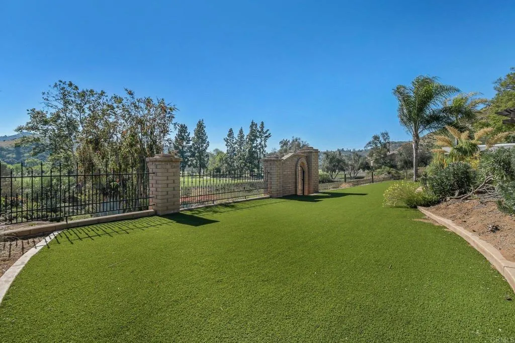 https://cdn.realtyfeed.com/cdn/127/306751836/4e9e6ea7f3fe74ba891ffed28b30e850.webp