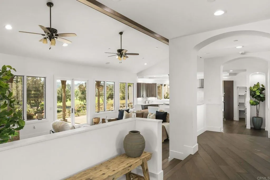 https://cdn.realtyfeed.com/cdn/127/306751836/c61fe0196de14c41de0ca331e18c3fef.webp