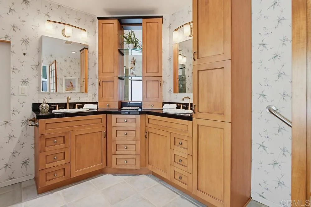 https://cdn.realtyfeed.com/cdn/127/306751861/4030110419bacb44daf18bce74daee98.webp