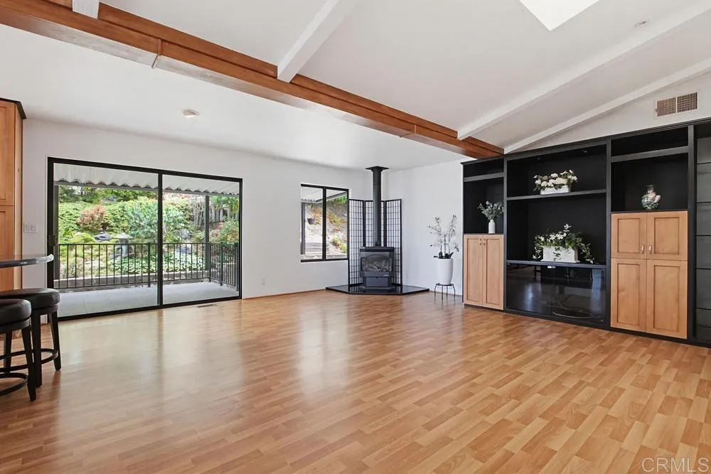 https://cdn.realtyfeed.com/cdn/127/306751861/61ce16893158281f2d4d9b5e02468c81.webp