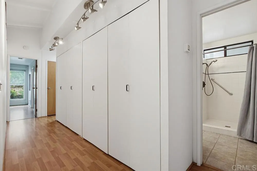 https://cdn.realtyfeed.com/cdn/127/306751861/a503d4b4bd1713dc67693619103582d9.webp