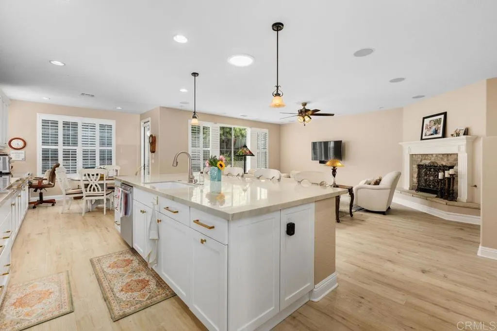 https://cdn.realtyfeed.com/cdn/127/306751883/2aaaef163b4c00fb8feb5fda5baa22d1.webp