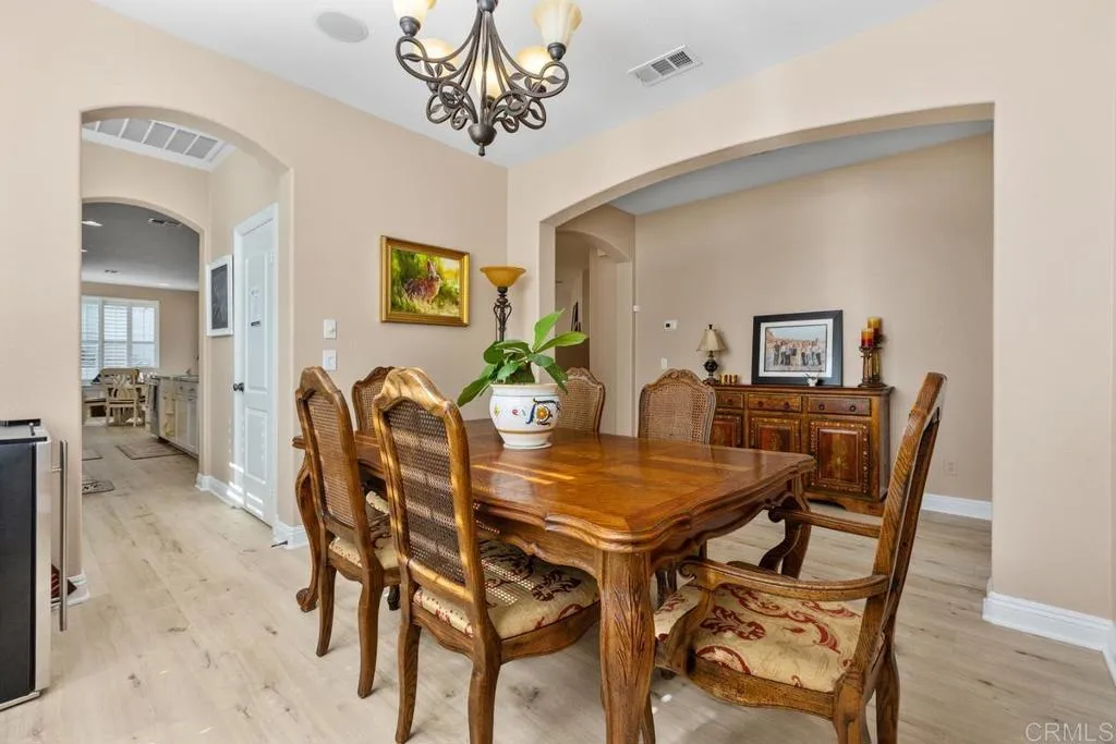 https://cdn.realtyfeed.com/cdn/127/306751883/6d26f589bbd4e4845773b20647393e75.webp