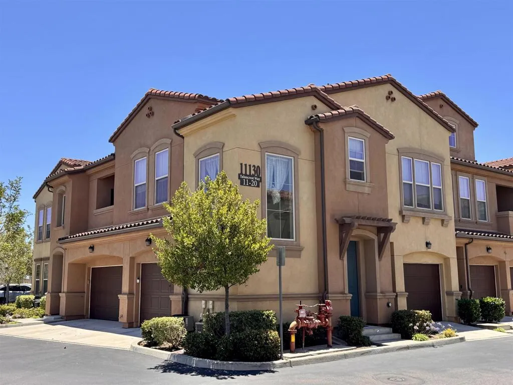 11130 Taloncrest Way 19, San Diego CA 92126