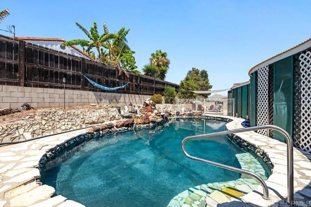 https://cdn.realtyfeed.com/cdn/127/306751937/4b2fb496888a96277ed2f4435f2f3bec.webp