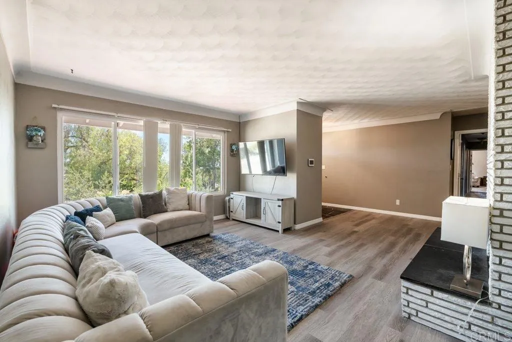 https://cdn.realtyfeed.com/cdn/127/306751937/8fb7d56f957c469fbddf7141d5461656.webp