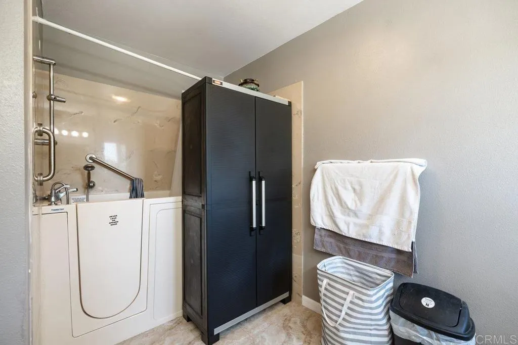 https://cdn.realtyfeed.com/cdn/127/306751937/d8add5c3b868c5f26c044fec0a6672a5.webp