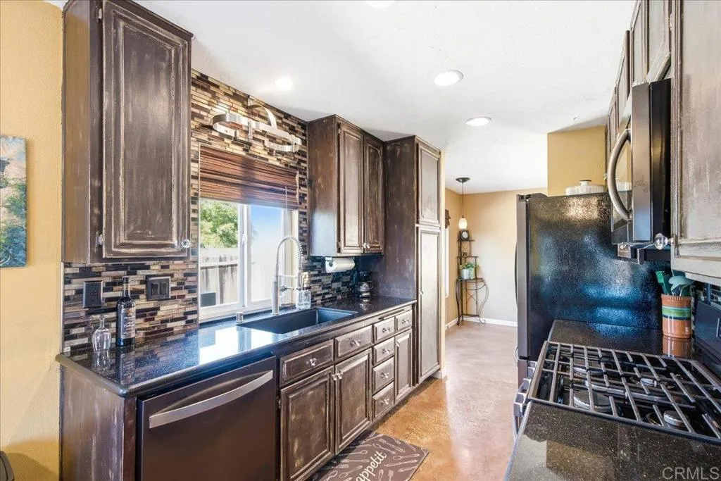 https://cdn.realtyfeed.com/cdn/127/306751965/0db0f4616e9f8891806492f738d1ef91.webp