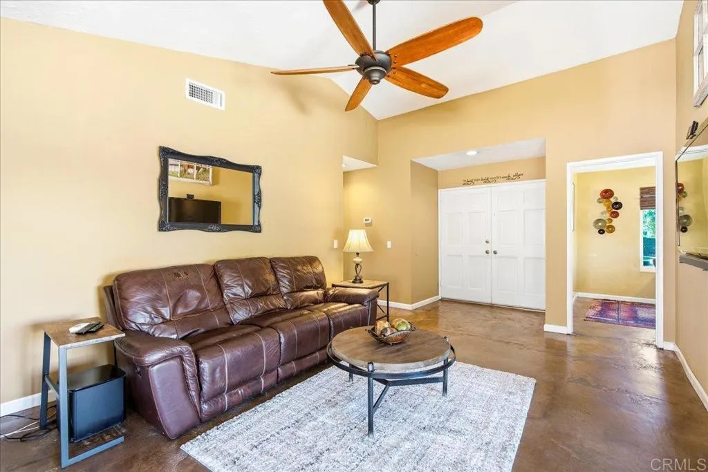 https://cdn.realtyfeed.com/cdn/127/306751965/28269304ba57624511c7d90d08b26ff2.webp