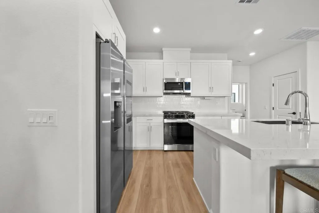https://cdn.realtyfeed.com/cdn/127/306752086/009fb0d4c5c38c8bf4927588c7c035d3.webp