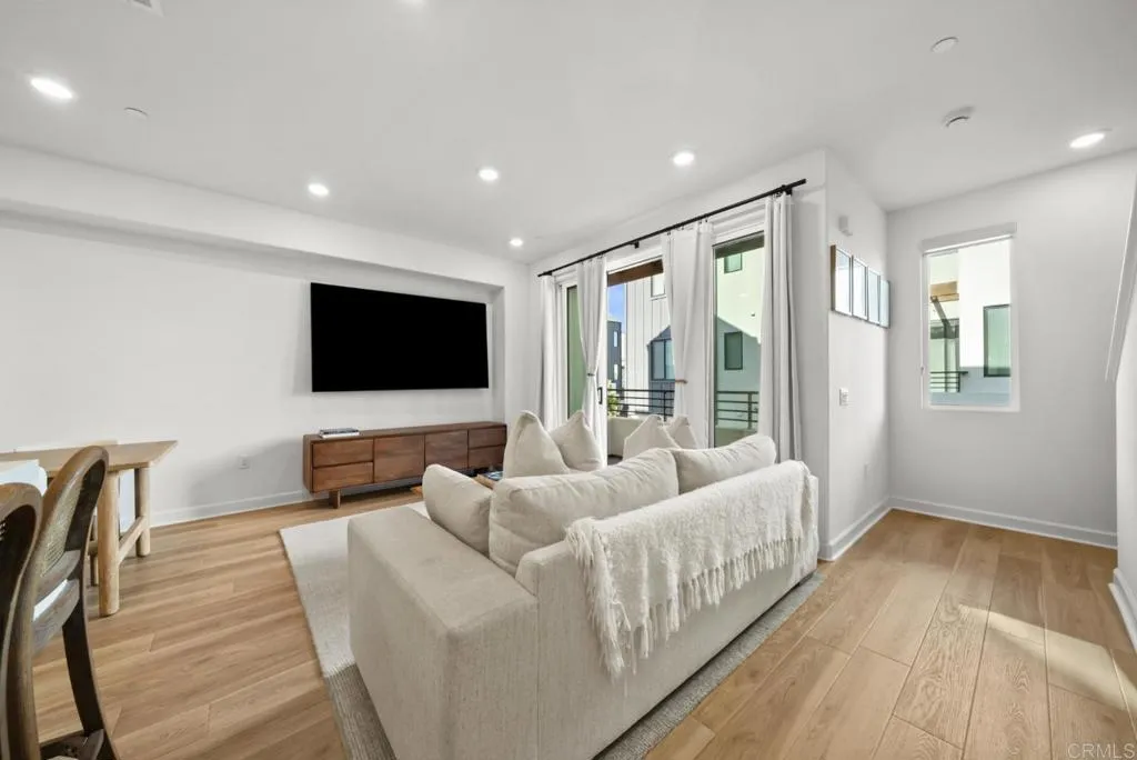 https://cdn.realtyfeed.com/cdn/127/306752086/6d21d433458fb1e0103b8c5622a75924.webp