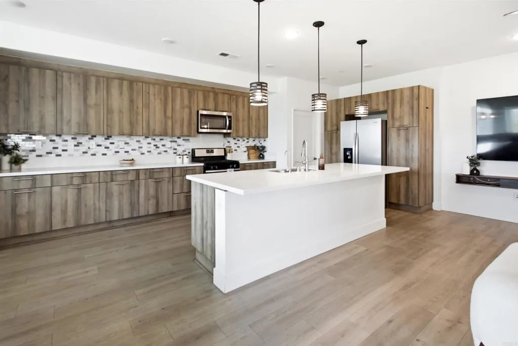 Photo #2: PTP2604829 Listing: Photo #2