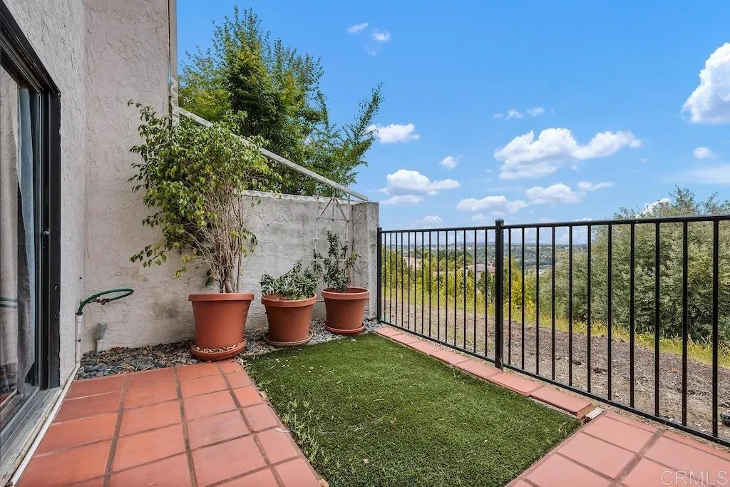 https://cdn.realtyfeed.com/cdn/127/306752153/2cdfe0db7a3c7a66f459834ac2566533.webp