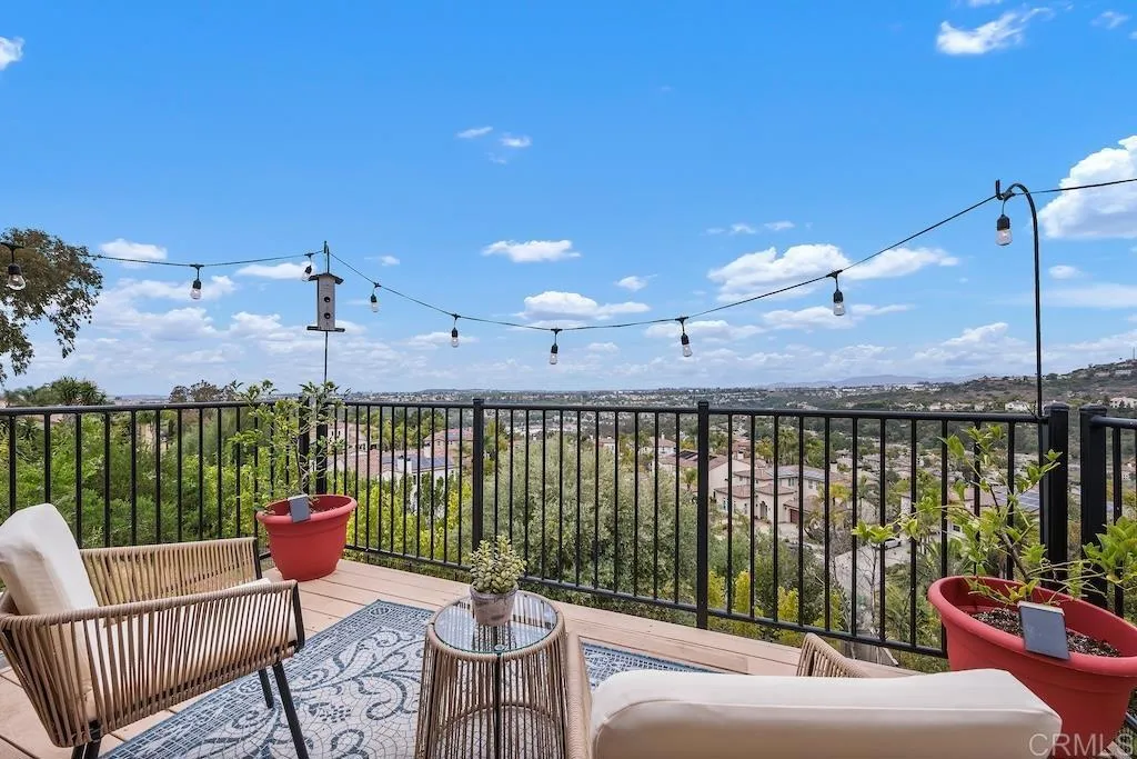 https://cdn.realtyfeed.com/cdn/127/306752153/711b7d6d68e7462f422bb12ebff336f0.webp