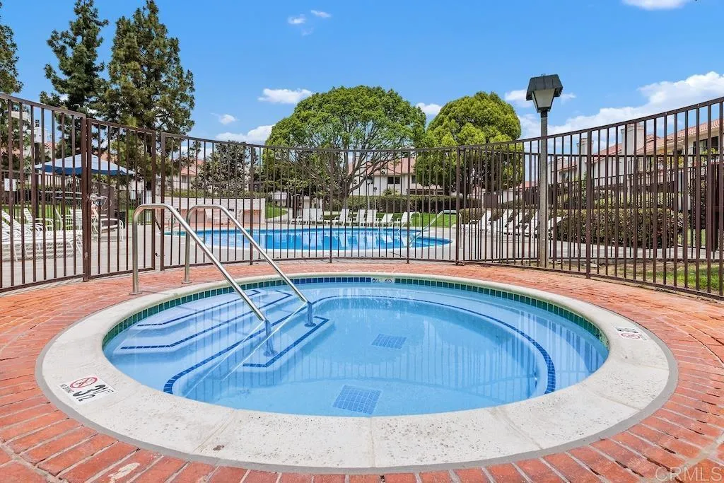 https://cdn.realtyfeed.com/cdn/127/306752153/bd7d5fe6910ad3cbeb24a9b4eb097a14.webp