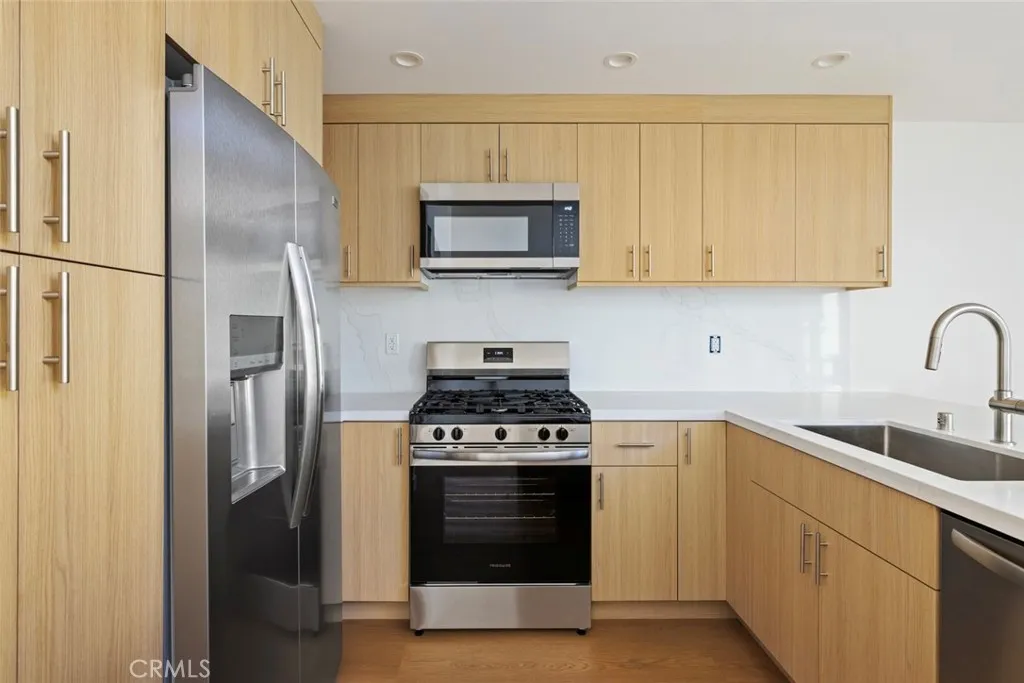 1007 S. Catalina Avenue Unit 106, Redondo Beach, CA 90277 - Photo 2 of 29, Redondo Beach, CA