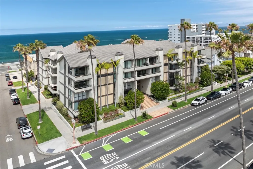 1007 S. Catalina Avenue Unit 106, Redondo Beach, CA 90277 - Main photo, Redondo Beach, CA