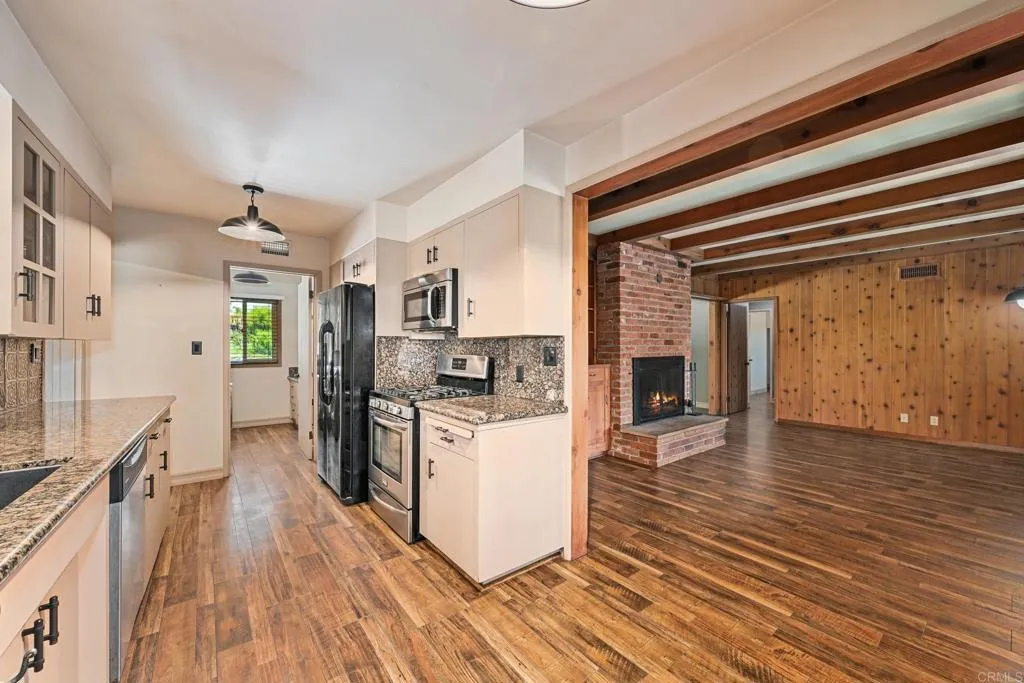 https://cdn.realtyfeed.com/cdn/127/306752162/4a7154e63483eabc5a3afa3125d7c9e0.webp