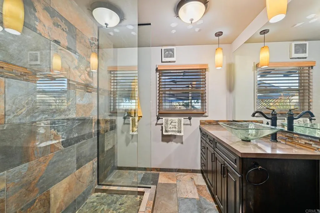 https://cdn.realtyfeed.com/cdn/127/306752162/50eda78b3d1f7f2d1a797a9bc98a11c0.webp