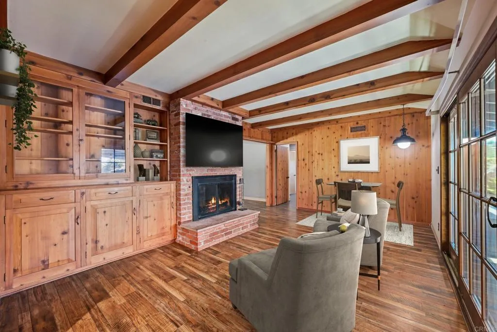 https://cdn.realtyfeed.com/cdn/127/306752162/692bd30b790b83079f9e9e0798cd1b62.webp