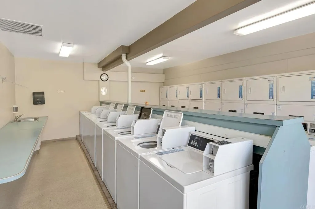 https://cdn.realtyfeed.com/cdn/127/306752245/612214285f9b74e919e9bd68d1f2e483.webp