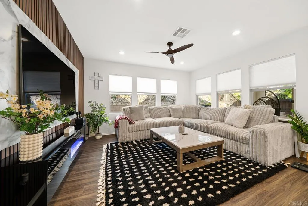 https://cdn.realtyfeed.com/cdn/127/306752317/9d21c5160b4649795895bc2854bc2611.webp