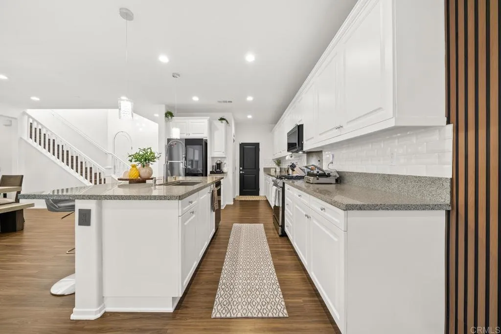 https://cdn.realtyfeed.com/cdn/127/306752317/cc90e1d40bf2cffff773bece9eee40b1.webp