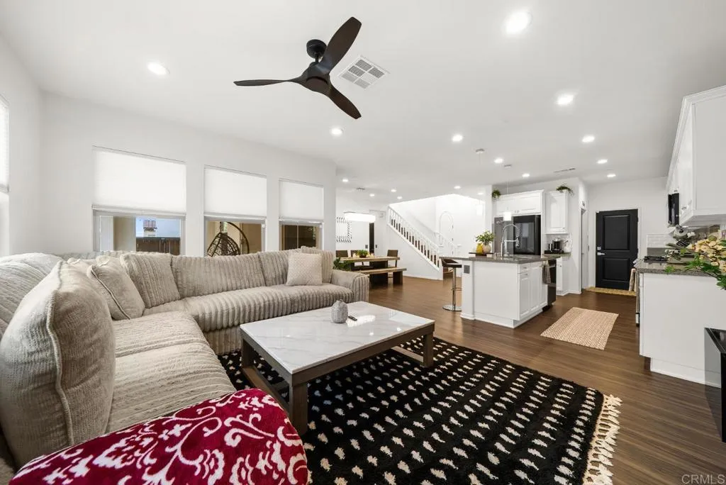 https://cdn.realtyfeed.com/cdn/127/306752317/eeaaf48d042bd1238faf6a6a21f82cce.webp
