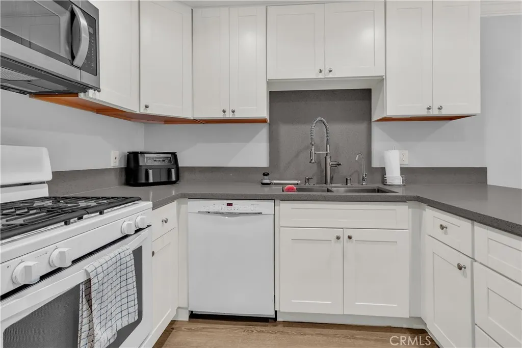1086 Cabrillo Park Dr #d, Santa Ana, CA 92701 - Photo 3 of 31, Santa Ana, CA