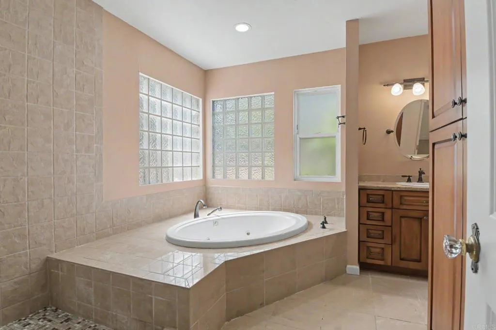 https://cdn.realtyfeed.com/cdn/127/306752381/7c0e3a02e1834fc3ba2ca46d92f4c50b.webp