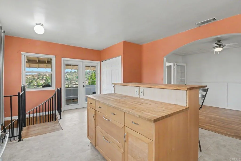 https://cdn.realtyfeed.com/cdn/127/306752381/849e21d0bad32135b00bcc93972e7f8e.webp