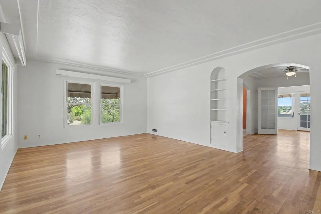 https://cdn.realtyfeed.com/cdn/127/306752381/95d49f4474771463a83508bf8fd8c5e1.webp