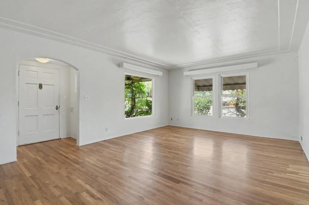 https://cdn.realtyfeed.com/cdn/127/306752381/9e41eed83cb6e9ae0de7ae9e35ce4e1b.webp