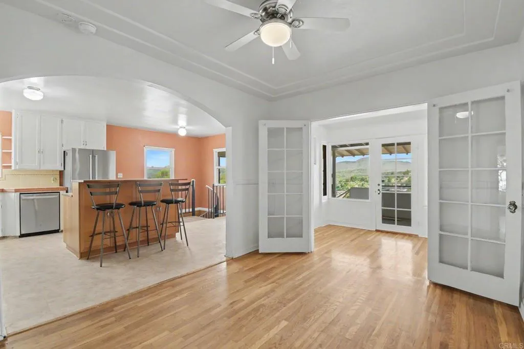 https://cdn.realtyfeed.com/cdn/127/306752381/ae44de0ae775a51eff230e1a5e90a8ba.webp